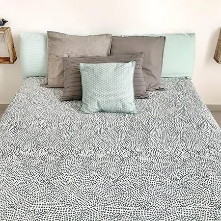 Agua Con Jacuzzi Hotel *