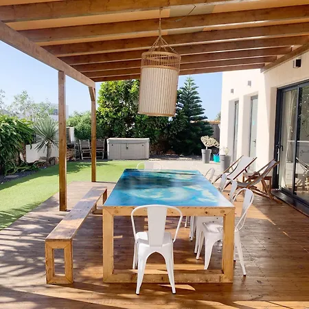 Agua Con Jacuzzi